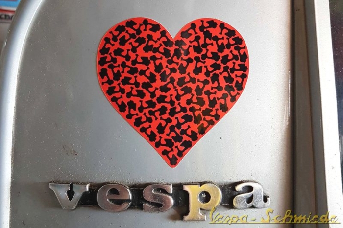 Aufkleber "Vespa Herz" - Rot